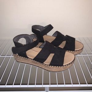 Dr. Scholl’s Canvas platform wedges